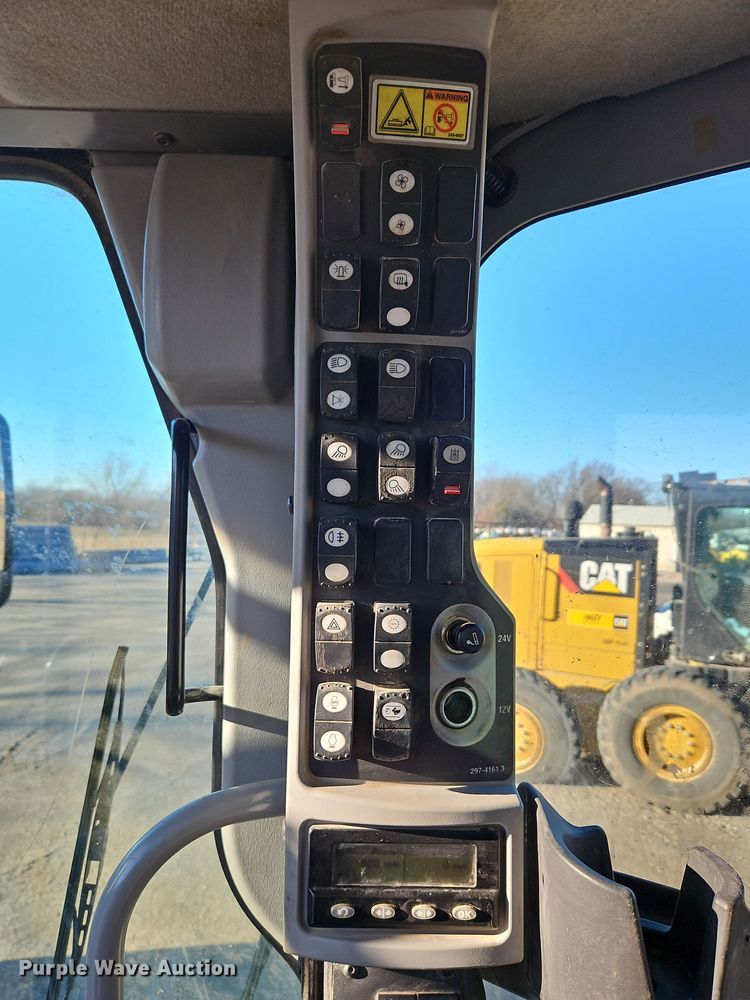 image for item DN7159 2010 Caterpillar 12M  motor grader