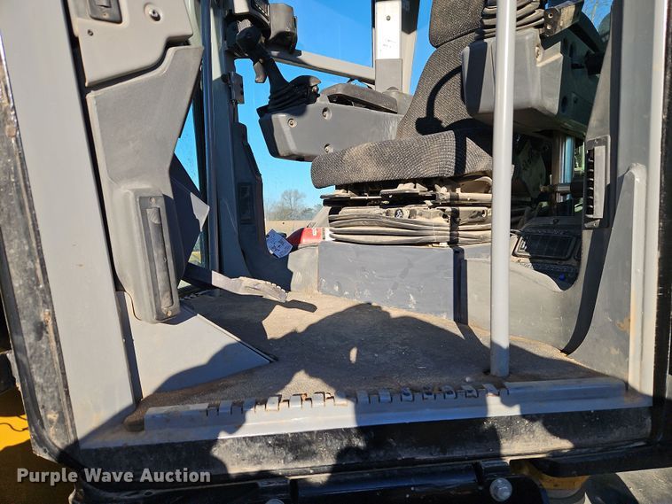 image for item DN7159 2010 Caterpillar 12M  motor grader