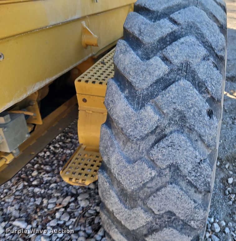 image for item DN7159 2010 Caterpillar 12M  motor grader