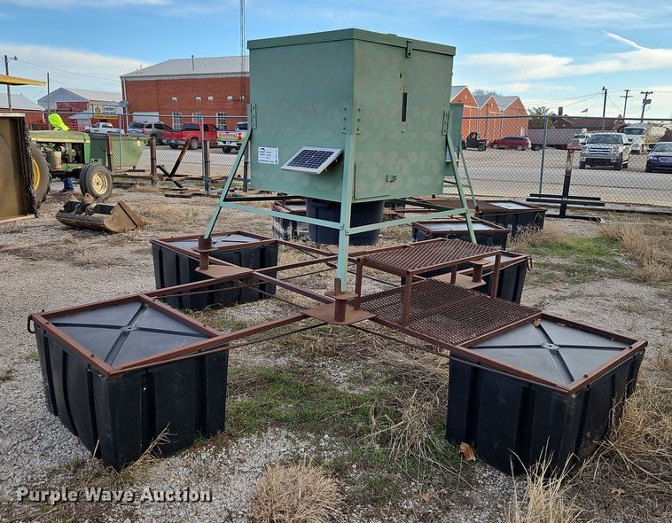 image for item DN7167 Fish feeder