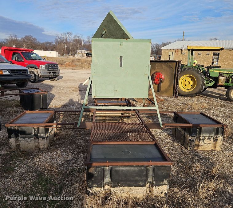 image for item DN7168 Fish feeder