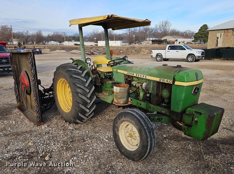 image for item DN7170 1976 John Deere 2640  tractor