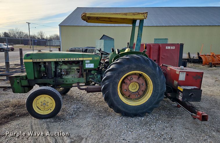 image for item DN7170 1976 John Deere 2640  tractor