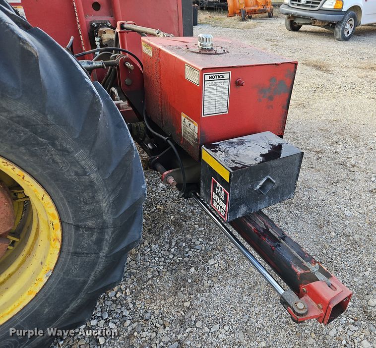 image for item DN7170 1976 John Deere 2640  tractor