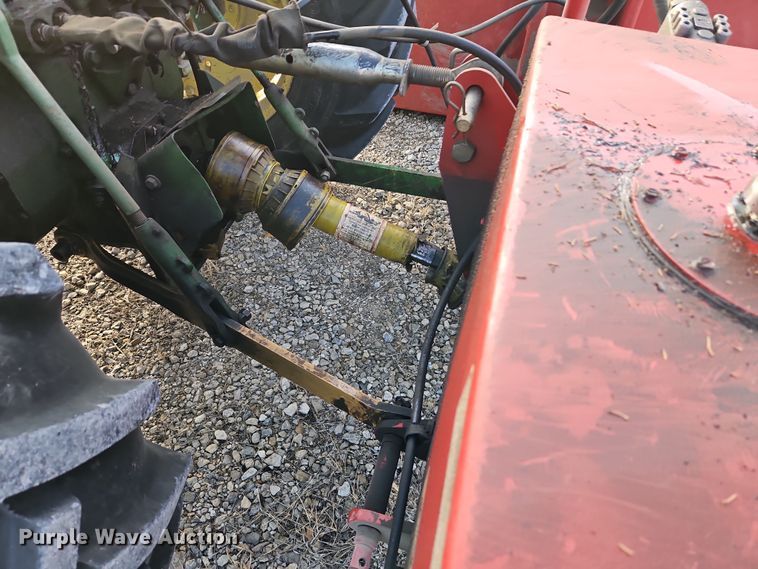 image for item DN7170 1976 John Deere 2640  tractor