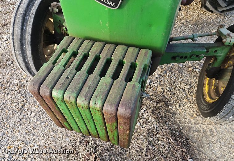 image for item DN7170 1976 John Deere 2640  tractor