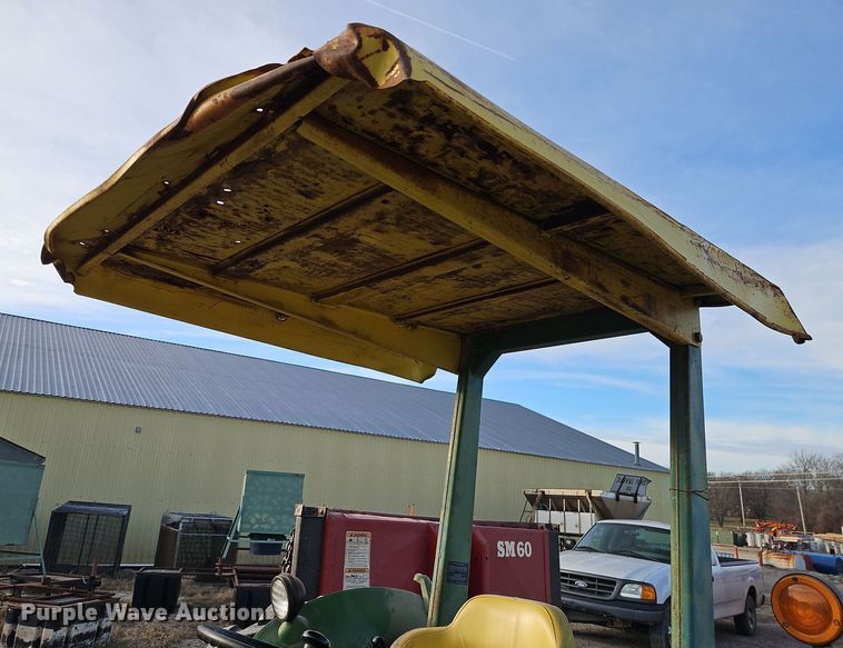 image for item DN7170 1976 John Deere 2640  tractor