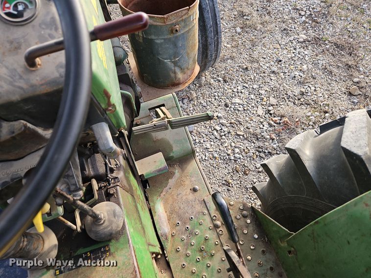 image for item DN7170 1976 John Deere 2640  tractor