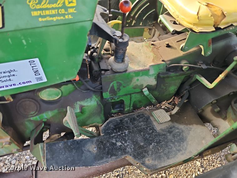 image for item DN7170 1976 John Deere 2640  tractor