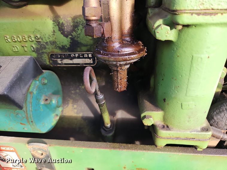 image for item DN7170 1976 John Deere 2640  tractor