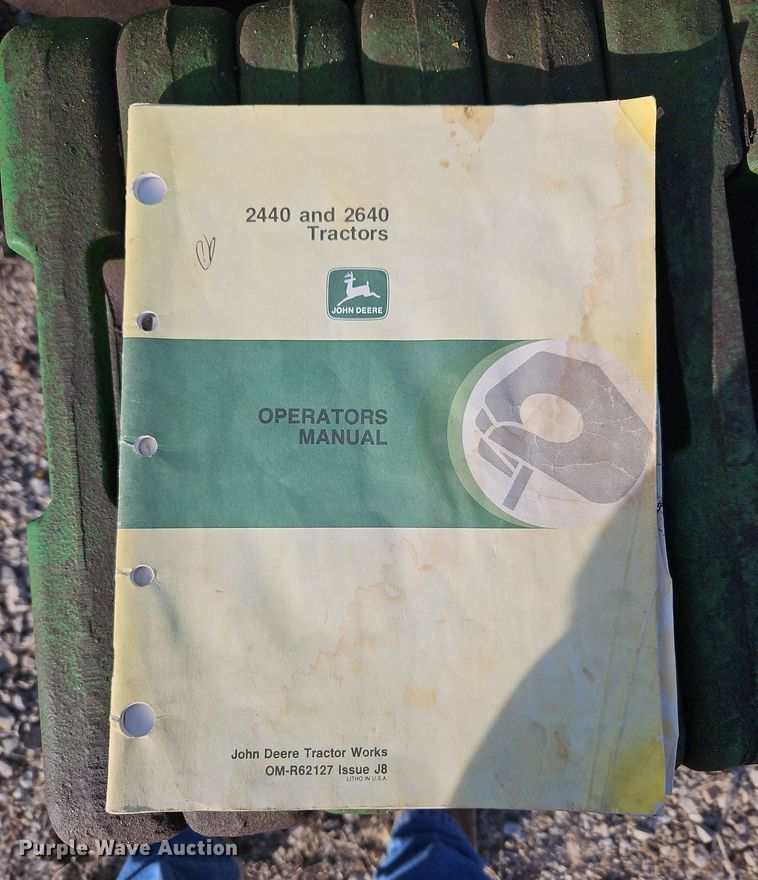 image for item DN7170 1976 John Deere 2640  tractor