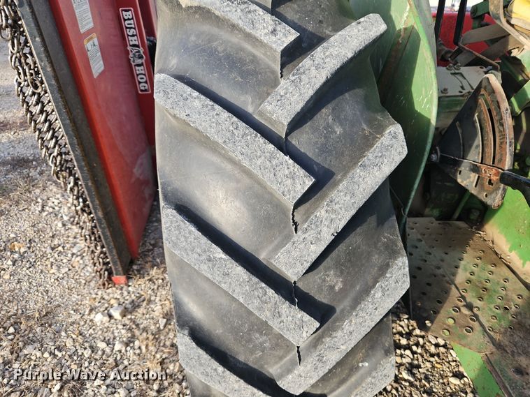 image for item DN7170 1976 John Deere 2640  tractor