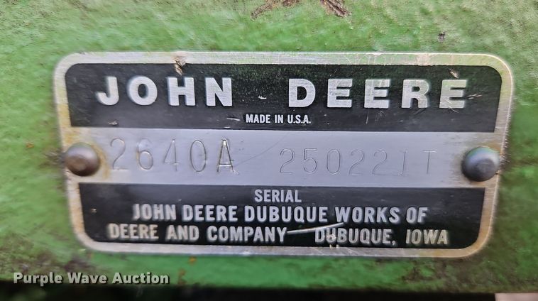 image for item DN7170 1976 John Deere 2640  tractor