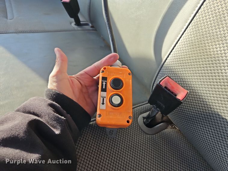 image for item DN7171 2006 Ford F550 Super Duty XL  dump flatbed truck