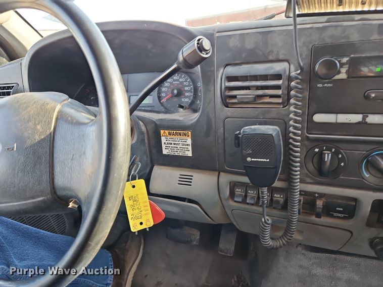 image for item DN7171 2006 Ford F550 Super Duty XL  dump flatbed truck