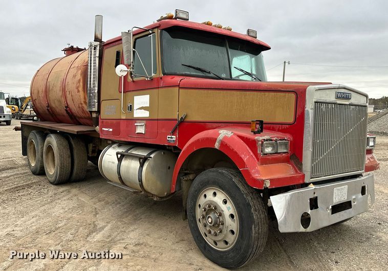 image for item DP3263 1985 Volvo White  water truck