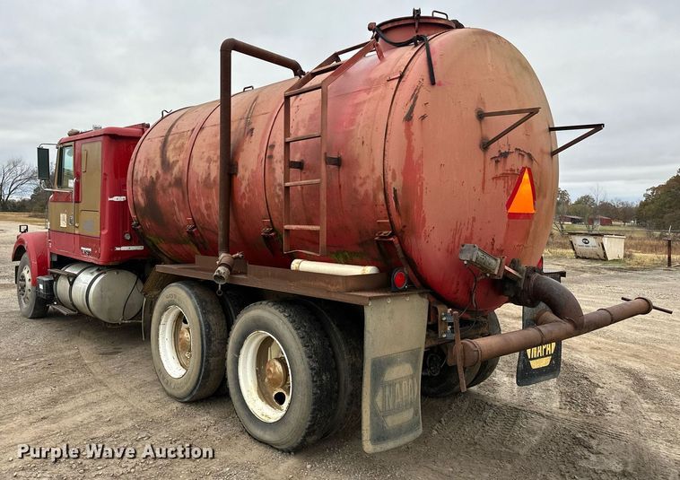 image for item DP3263 1985 Volvo White  water truck