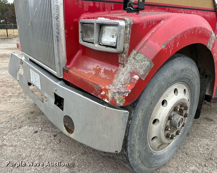 image for item DP3263 1985 Volvo White  water truck