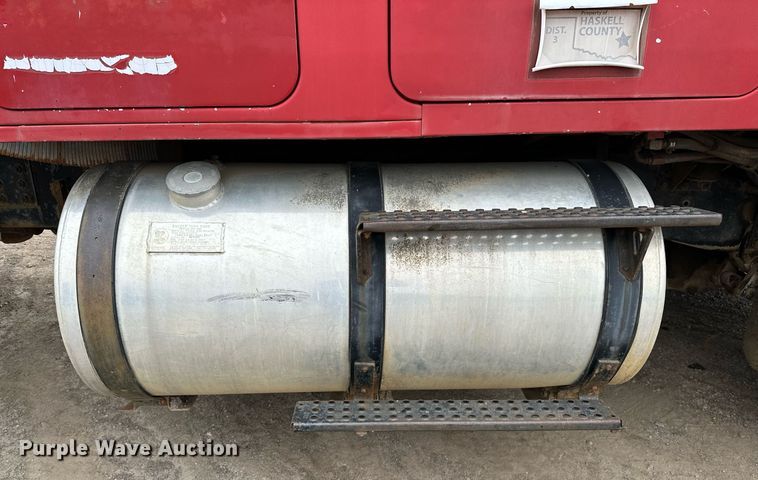 image for item DP3263 1985 Volvo White  water truck