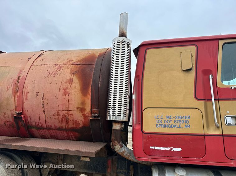 image for item DP3263 1985 Volvo White  water truck