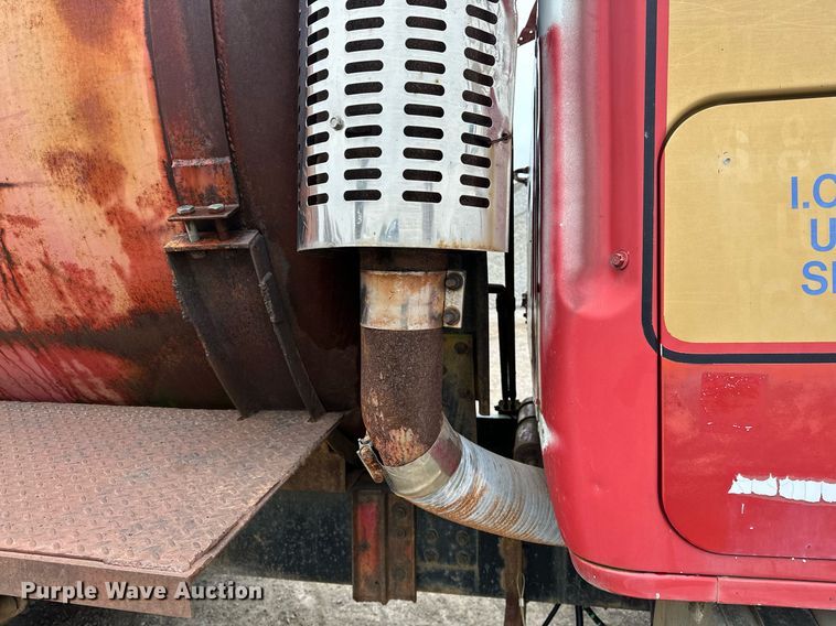 image for item DP3263 1985 Volvo White  water truck