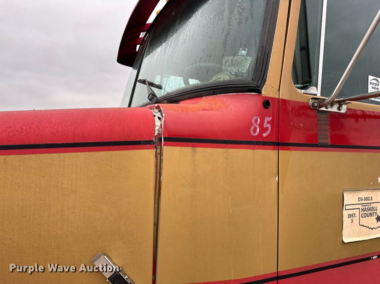 image for item DP3263 1985 Volvo White  water truck