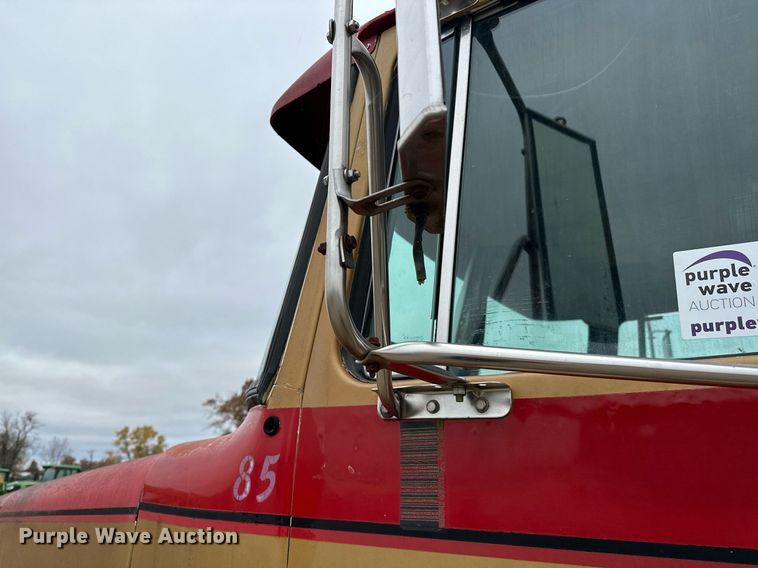 image for item DP3263 1985 Volvo White  water truck