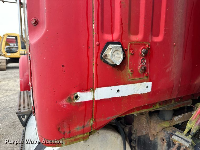 image for item DP3263 1985 Volvo White  water truck