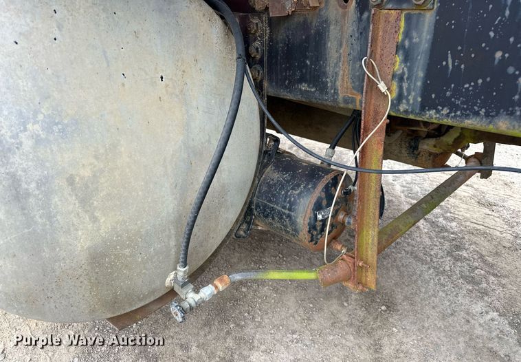 image for item DP3263 1985 Volvo White  water truck