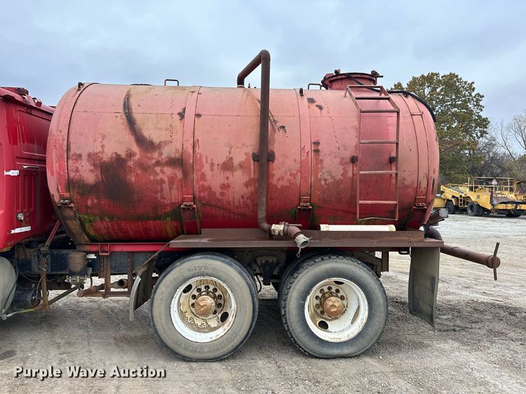 image for item DP3263 1985 Volvo White  water truck