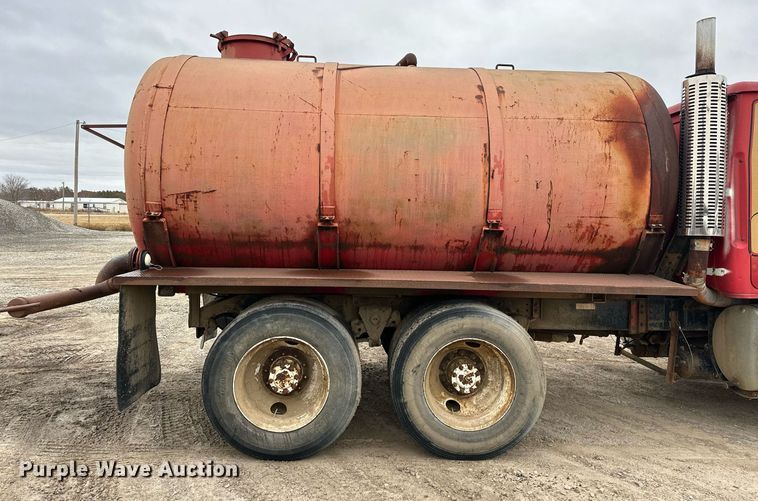 image for item DP3263 1985 Volvo White  water truck