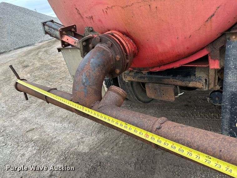 image for item DP3263 1985 Volvo White  water truck