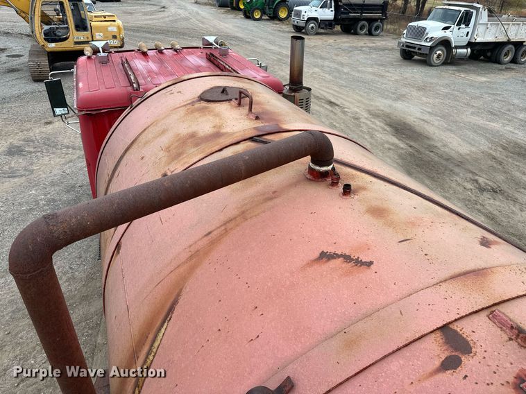 image for item DP3263 1985 Volvo White  water truck