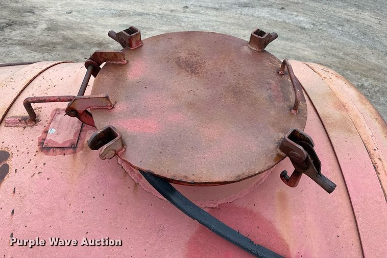 image for item DP3263 1985 Volvo White  water truck