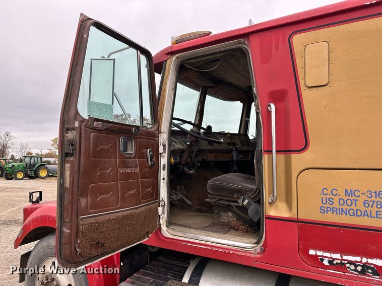 image for item DP3263 1985 Volvo White  water truck