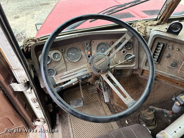 image for item DP3263 1985 Volvo White  water truck