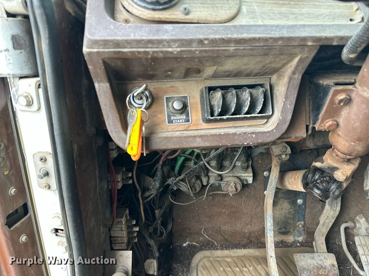 image for item DP3263 1985 Volvo White  water truck