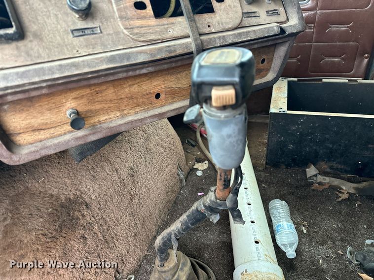 image for item DP3263 1985 Volvo White  water truck