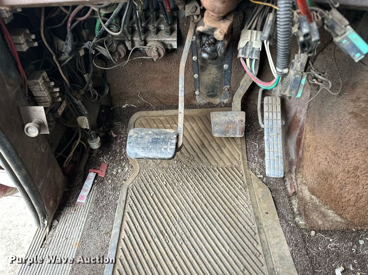 image for item DP3263 1985 Volvo White  water truck