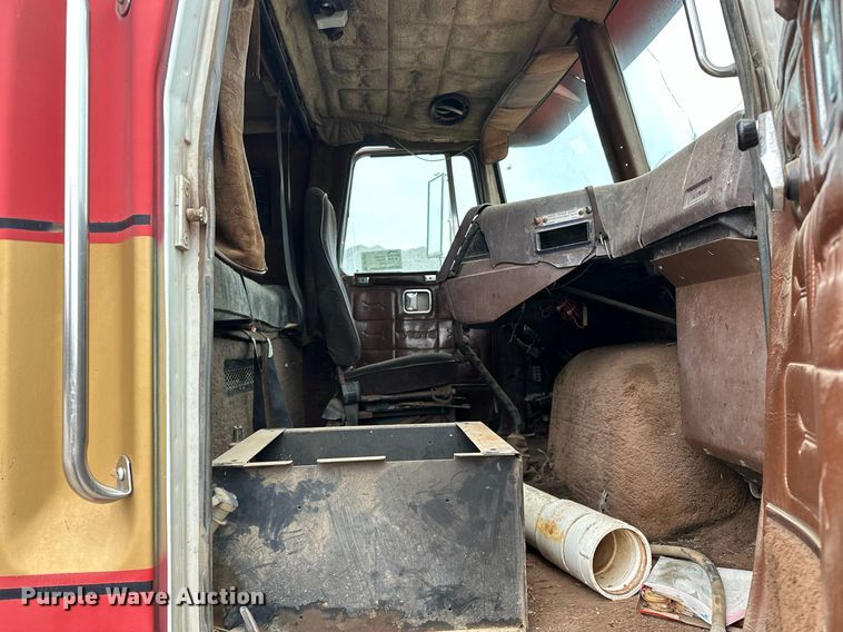 image for item DP3263 1985 Volvo White  water truck