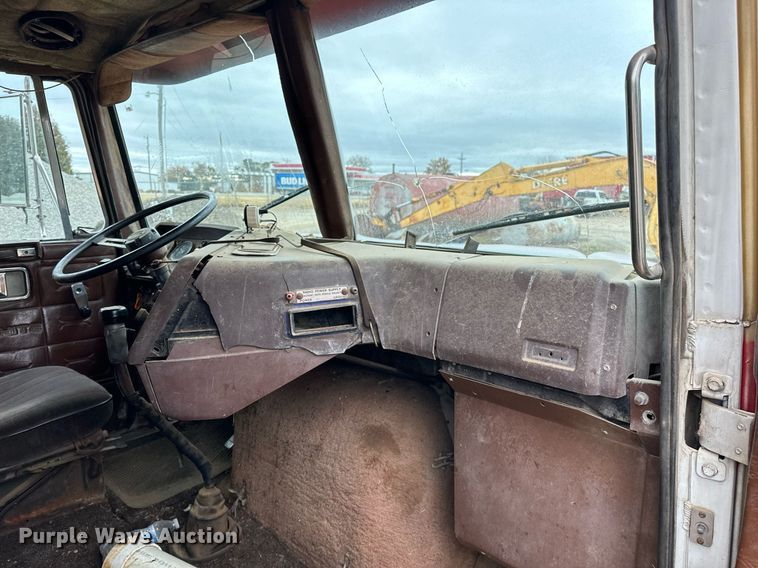 image for item DP3263 1985 Volvo White  water truck