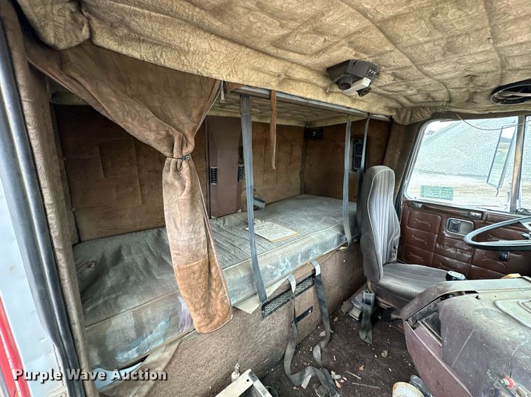 image for item DP3263 1985 Volvo White  water truck