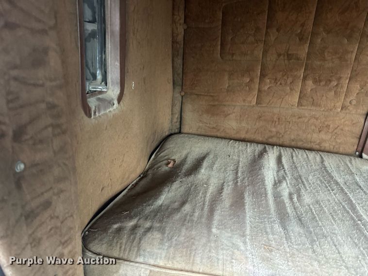 image for item DP3263 1985 Volvo White  water truck