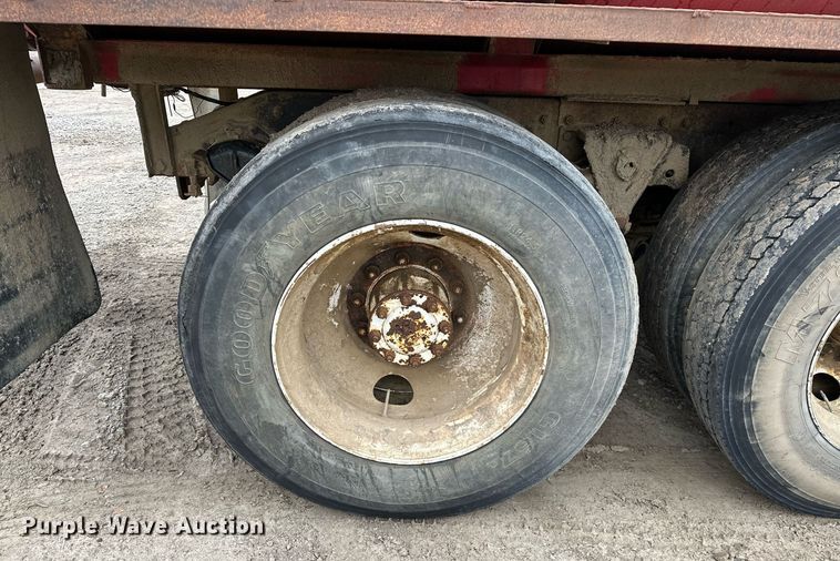 image for item DP3263 1985 Volvo White  water truck