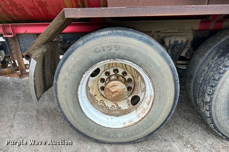 image for item DP3263 1985 Volvo White  water truck