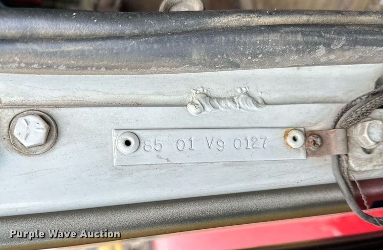 image for item DP3263 1985 Volvo White  water truck