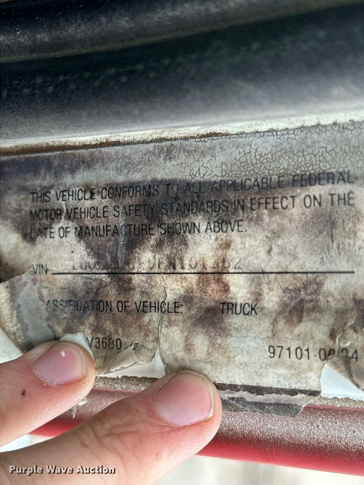 image for item DP3263 1985 Volvo White  water truck