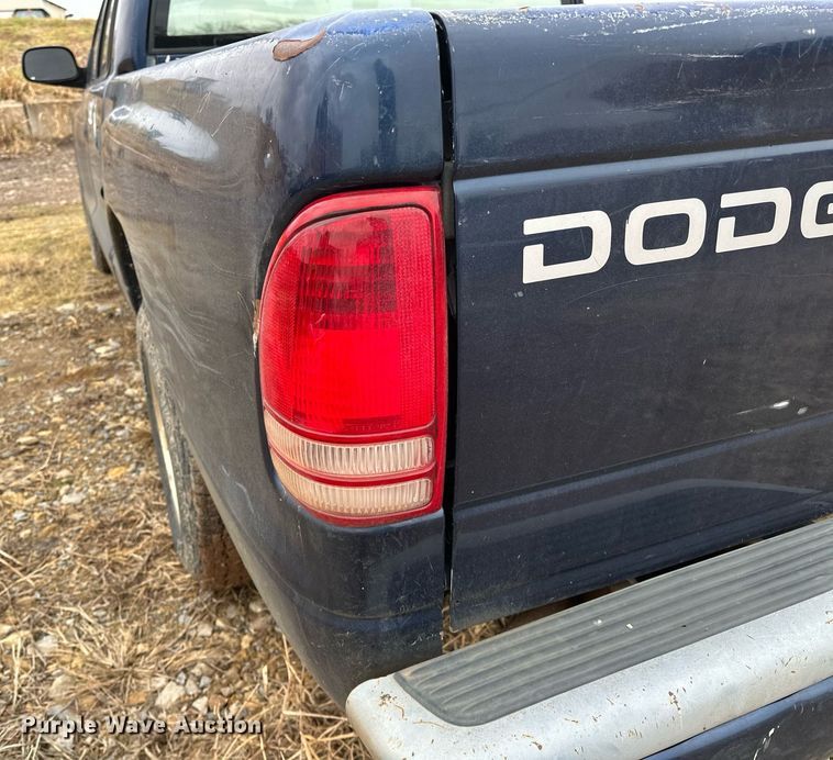 image for item DP3269 2001 Dodge Dakota  Quad Cab pickup truck