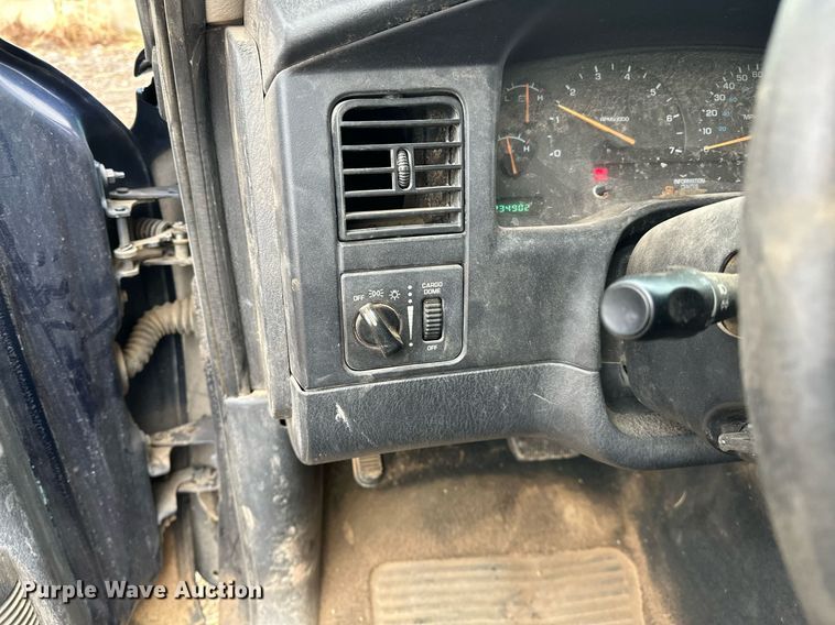 image for item DP3269 2001 Dodge Dakota  Quad Cab pickup truck