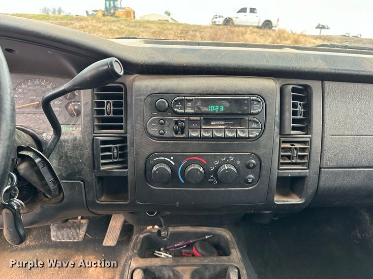 image for item DP3269 2001 Dodge Dakota  Quad Cab pickup truck